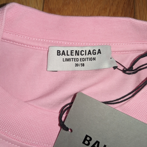 16. NWT BALENCIAGA CITIES LIMITED EDITION LAS VEGAS T-SHIRT (39/50) - Picture 4 of 7